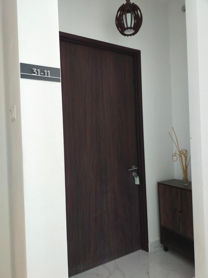 Cmk Troika Apartmen#Free Netflix Кота Бару Екстериор снимка