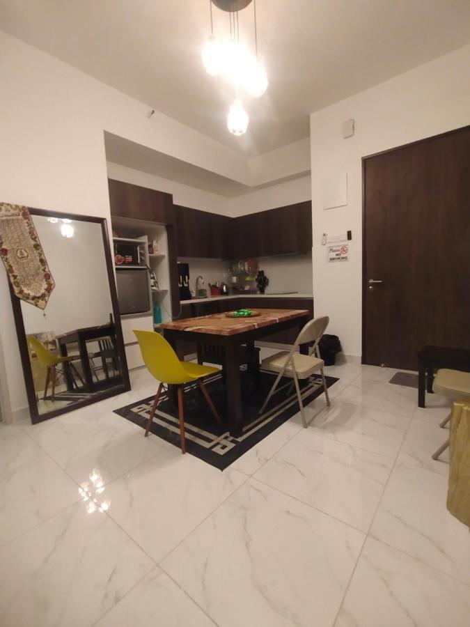 Cmk Troika Apartmen#Free Netflix Кота Бару Екстериор снимка