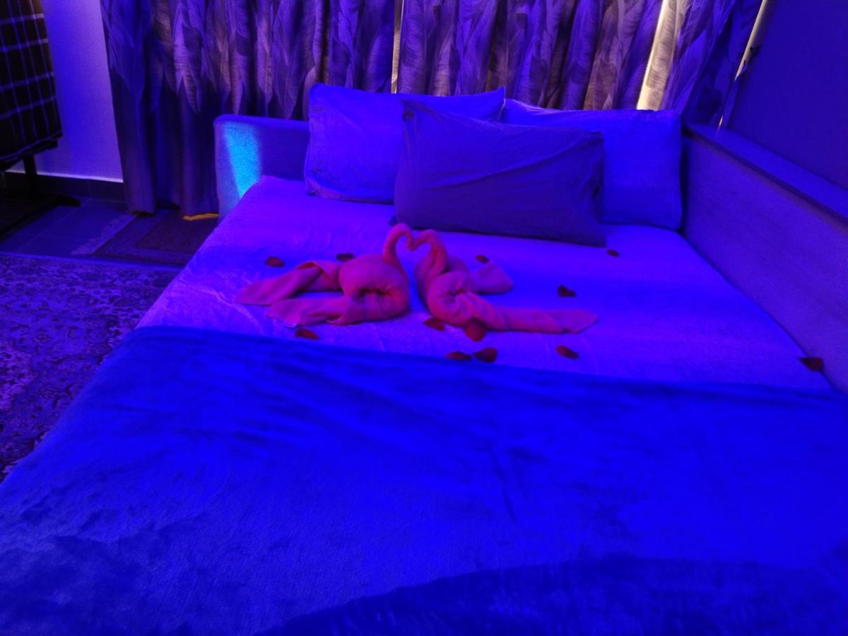 Cmk Troika Apartmen#Free Netflix Кота Бару Екстериор снимка