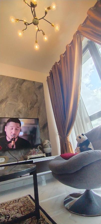 Cmk Troika Apartmen#Free Netflix Кота Бару Екстериор снимка